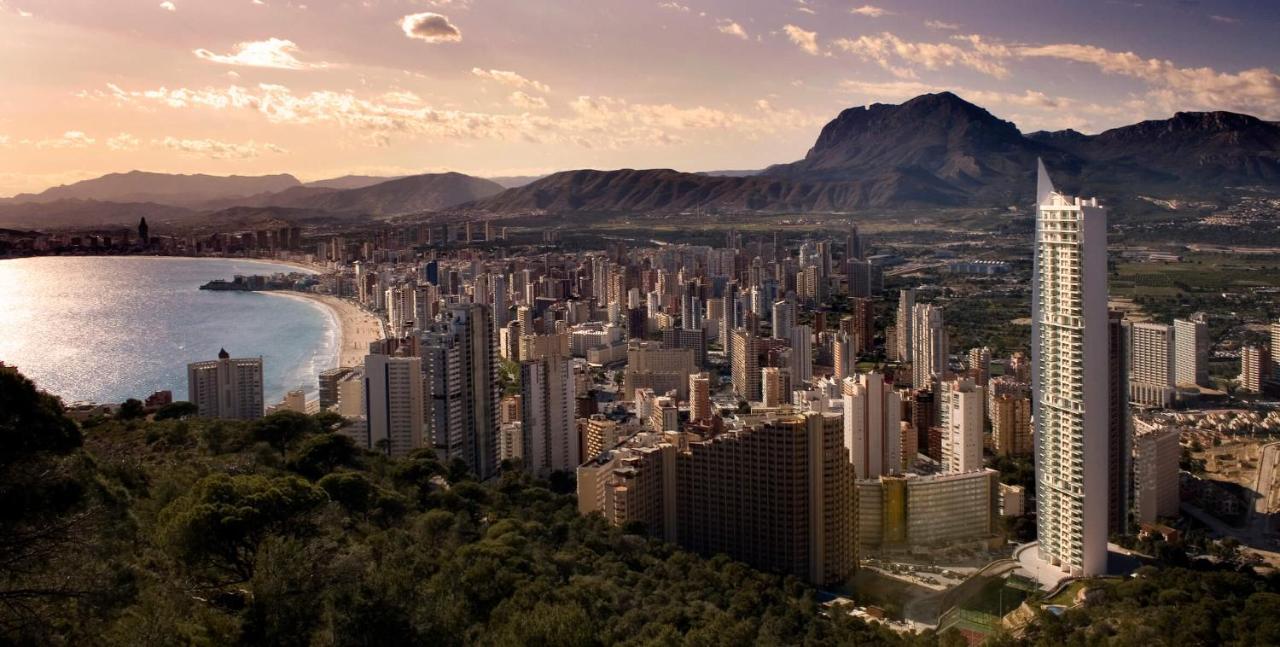 Apartamento soleado con terraza privada Benidorm Esterno foto